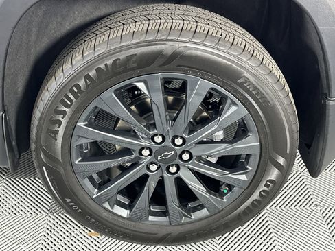Used 2024 Chevrolet Traverse RS FWD image 10