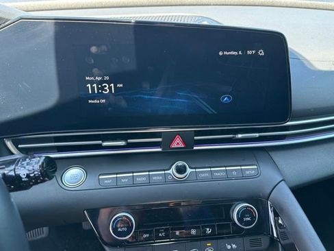 Used 2023 Hyundai Elantra Limited w/ Cargo Package FWD image 20