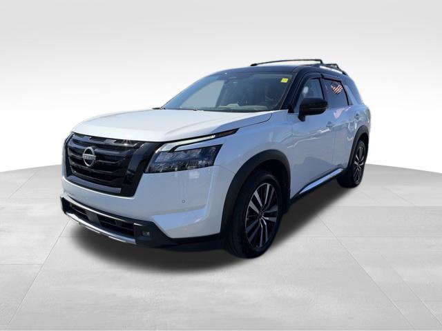 Used 2025 Nissan Pathfinder Platinum AWD/4WD image 3