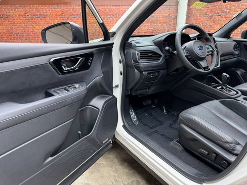 Used 2025 Subaru Forester Touring AWD/4WD image 10