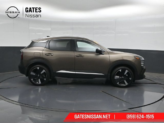 Certified 2026 Nissan Kicks SR w/ SR Premium Package AWD/4WD image 3