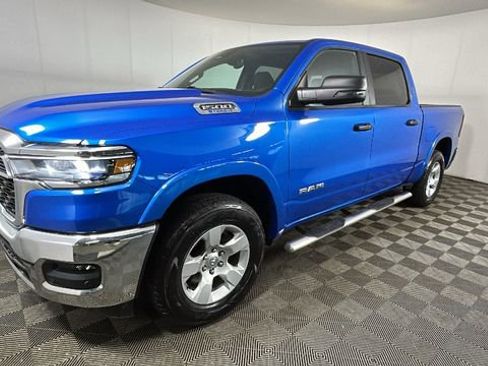 Used 2025 RAM 1500 Big Horn AWD/4WD image 7