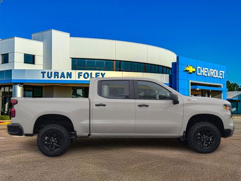 New 2026 Chevrolet Silverado 1500 Custom Trail Boss AWD/4WD image 8