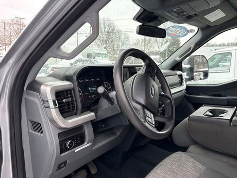Used 2023 Ford F250 XLT image 9