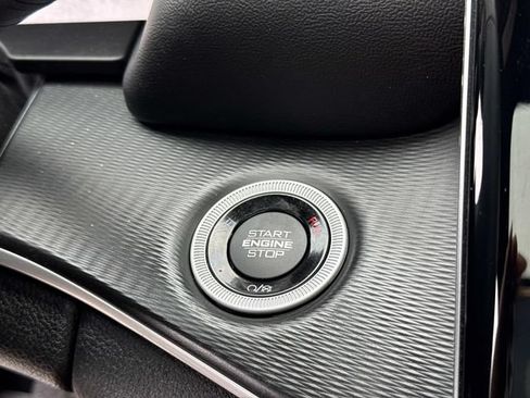 Used 2023 Jeep Grand Cherokee Altitude AWD/4WD image 26
