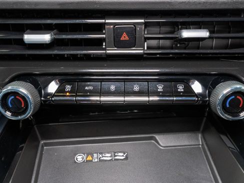 Used 2025 Chevrolet Tahoe High Country image 25