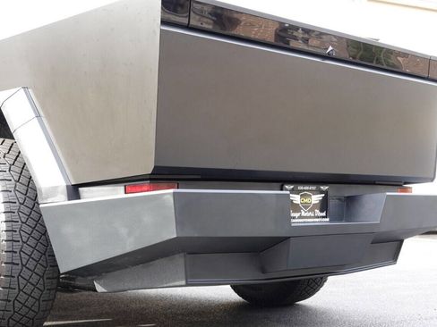 Used 2024 Tesla Cybertruck AWD Crew Cab image 80