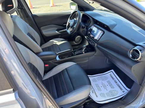 Used 2022 Nissan Kicks SR w/ Premium Package FWD image 32