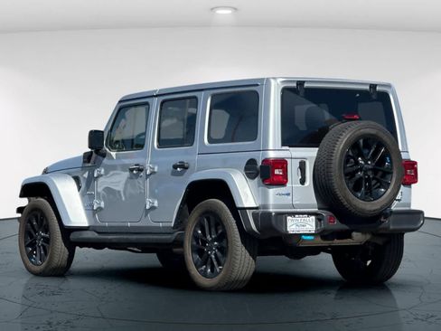 Used 2023 Jeep Wrangler Unlimited Sahara w/ Cold Weather Group AWD/4WD image 8