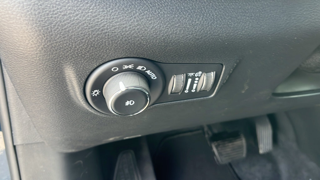 New 2026 Jeep Compass Limited w/ Sun, Sound & Navigation Group AWD/4WD image 11