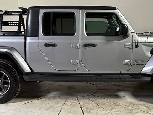 Certified 2020 Jeep Gladiator Overland image 8