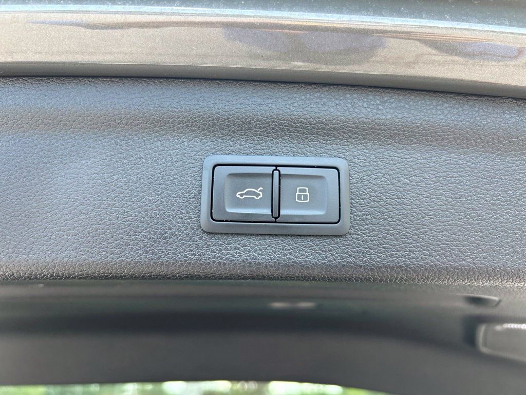 Used 2020 Audi Q3 2.0T Premium w/ Convenience Package AWD/4WD image 52