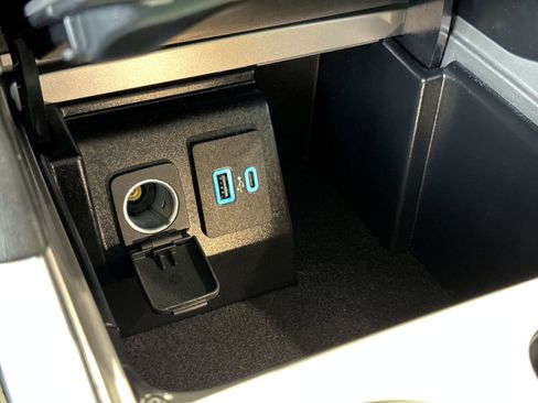 Used 2023 Ford Explorer XLT w/ Equipment Group 202A image 34