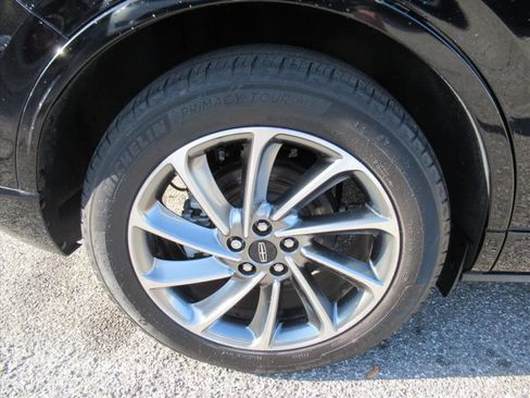 Used 2022 Lincoln Corsair Grand Touring w/ Towing Package AWD/4WD image 8