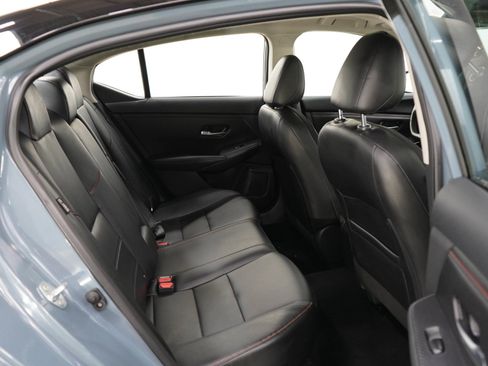 Used 2025 Nissan Sentra SR w/ SR Premium Package FWD image 12