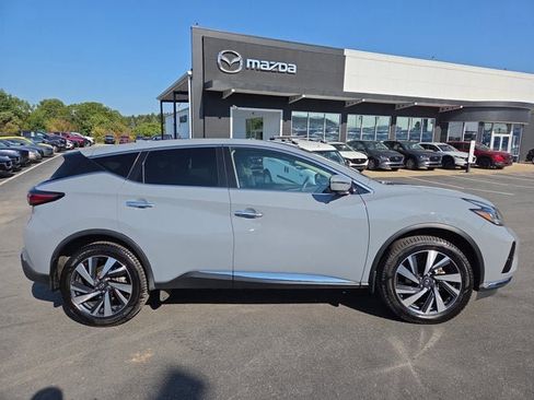 Used 2022 Nissan Murano SL w/ SL Moonroof Package image 5