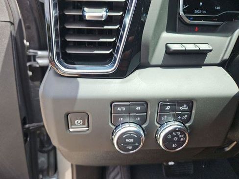 Used 2024 GMC Sierra 2500 Denali Ultimate w/ Max Trailering Package AWD/4WD image 17