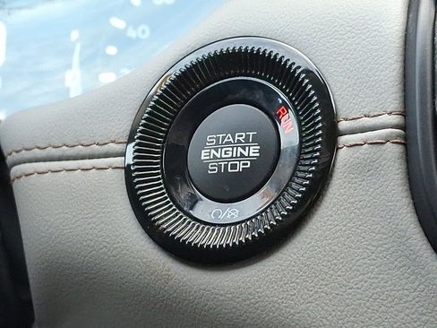 Certified 2022 Jeep Compass Limited image 30