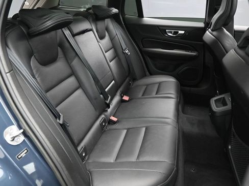Used 2023 Volvo V60 B5 Cross Country Plus w/ Climate Package image 31