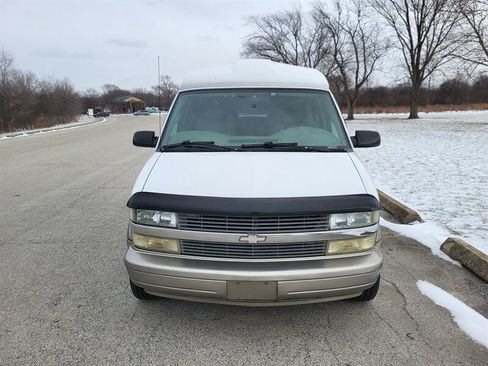 Used 2005 Chevrolet Astro image 3