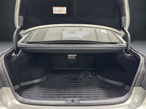 Used 2017 Lexus LS 460 w/ Comfort Package RWD image 12