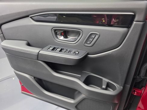Used 2025 Honda Pilot Touring image 27