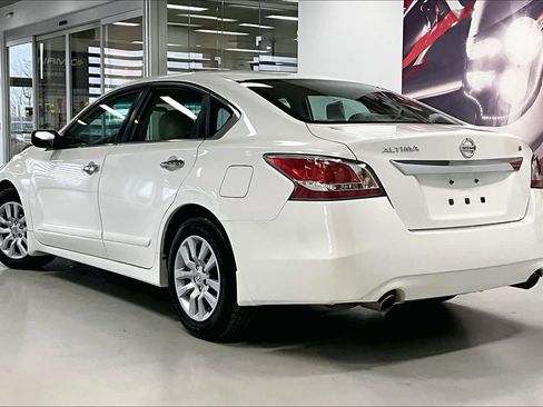 Used 2015 Nissan Altima 2.5 S w/ Power Driver Seat Package image 4