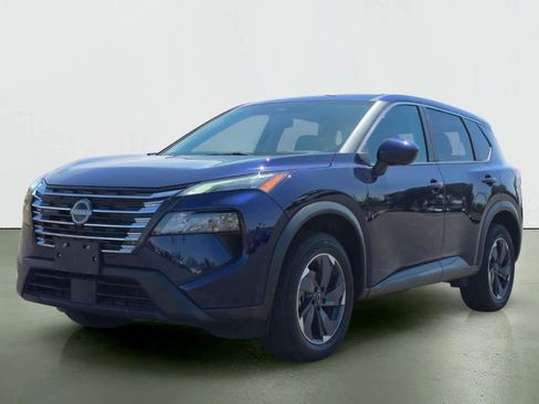 Used 2024 Nissan Rogue SV AWD/4WD image 2