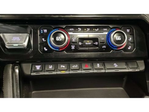 Used 2024 GMC Sierra 2500 AT4 w/ AT4 Premium Plus Package AWD/4WD image 15