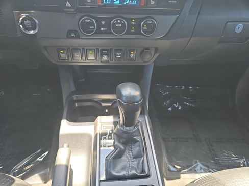 Used 2019 Toyota Tacoma TRD Sport w/ TRD Premium Sport Package RWD image 15