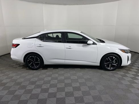 Used 2024 Nissan Sentra SV image 5