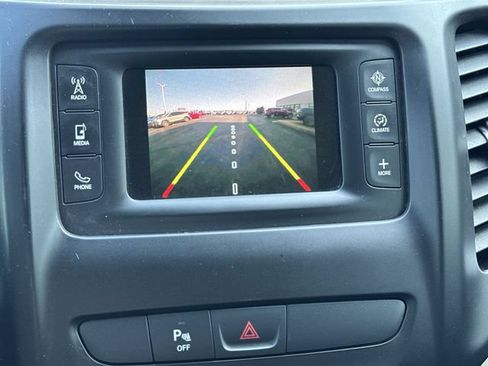 Used 2017 Jeep Cherokee Latitude w/ Safety/Convenience Group FWD image 23