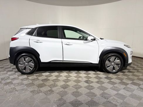 Used 2021 Hyundai Kona Limited w/ Cargo Package FWD image 8