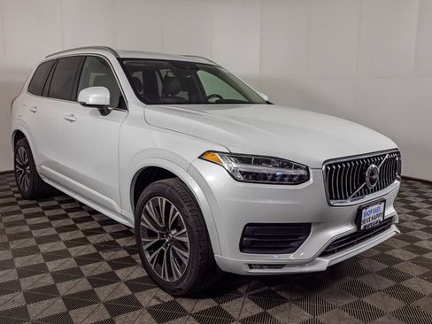 Used 2020 Volvo XC90 T5 Momentum w/ Protection Package AWD/4WD image 12