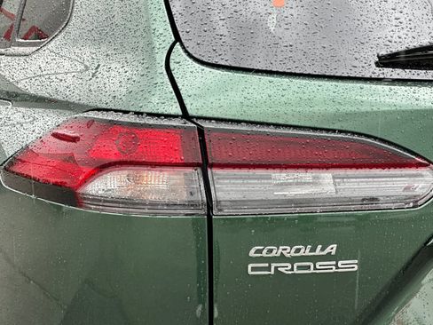 New 2026 Toyota Corolla Cross LE AWD/4WD image 31