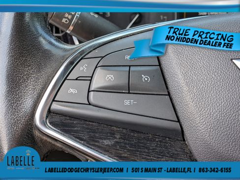 Used 2022 Cadillac XT5 Premium Luxury w/ Technology Package FWD image 24