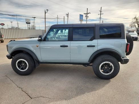 Used 2023 Ford Bronco Badlands w/ Sasquatch Package image 2