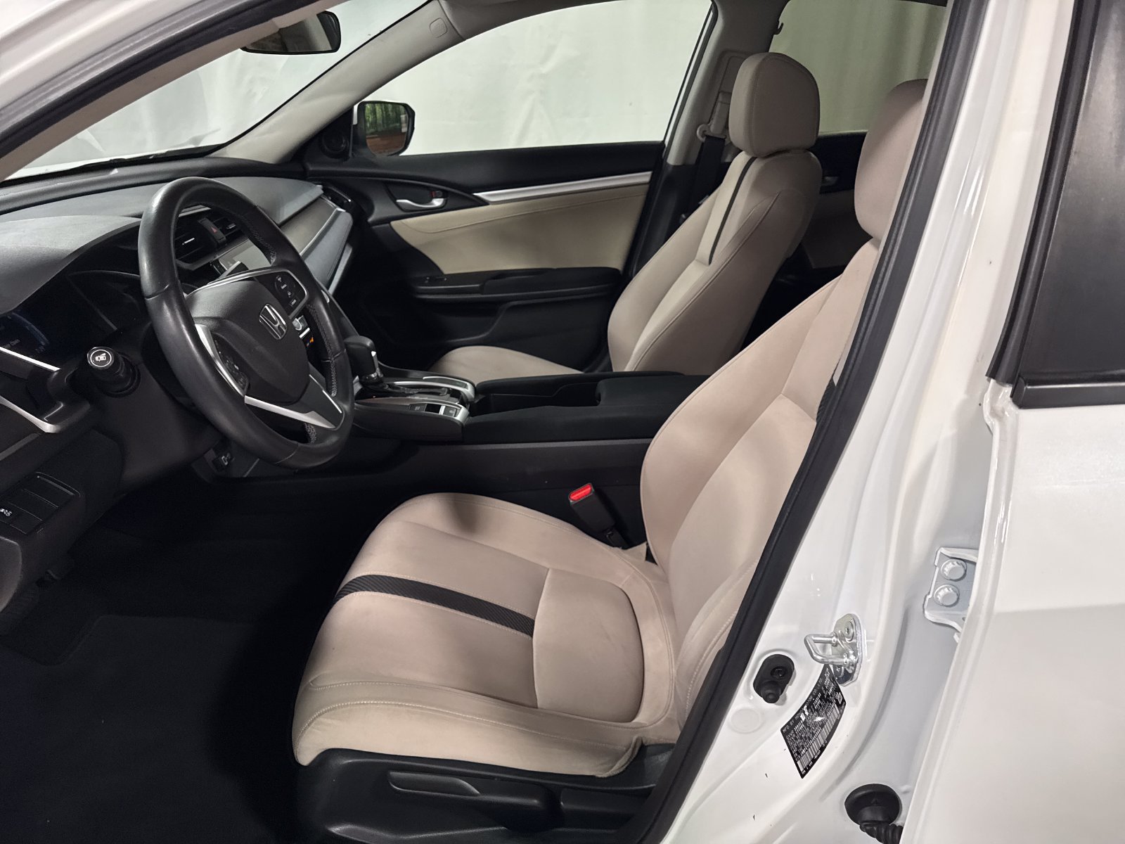 Used 2018 Honda Civic EX-T image 3