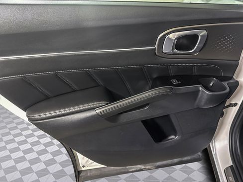 Used 2023 Kia Sorento SX image 27