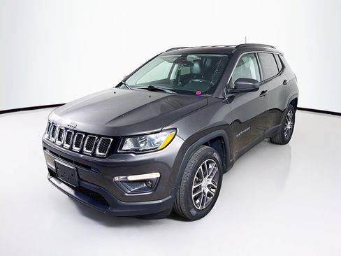 Used 2018 Jeep Compass Latitude w/ Popular Equipment Group image 4