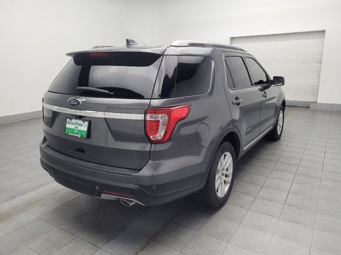 Used 2018 Ford Explorer XLT image 9