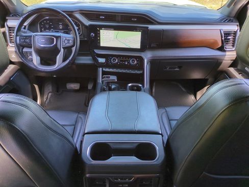 Used 2024 GMC Sierra 1500 Denali w/ Technology Package AWD/4WD image 15