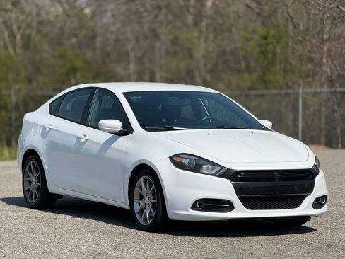 Used 2014 Dodge Dart SXT image 1