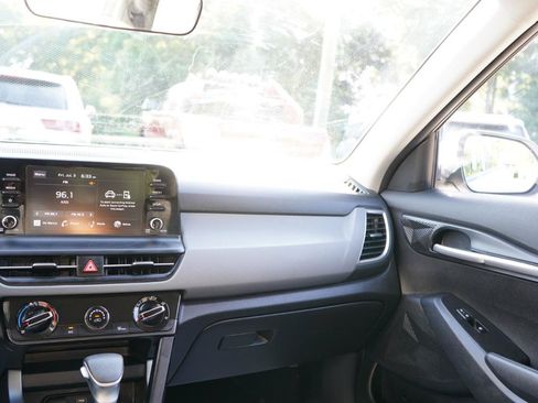 Used 2024 Kia Seltos LX AWD/4WD image 71