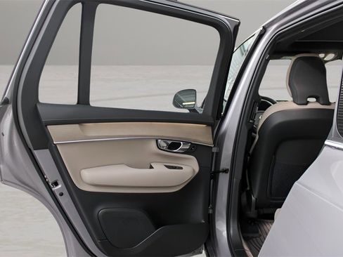 New 2026 Volvo XC90 B6 Plus w/ Protection Package Premier image 28