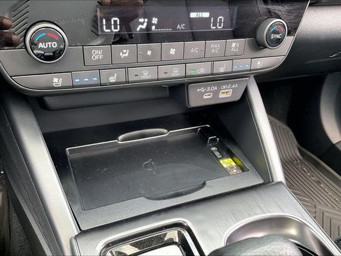 Used 2026 Subaru Outback Touring AWD/4WD image 25