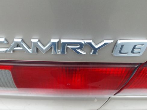 Used 1998 Toyota Camry LE image 43