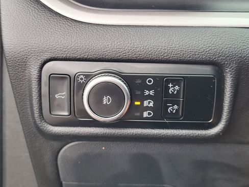 Used 2023 Ford Explorer XLT w/ Equipment Group 202A RWD image 23