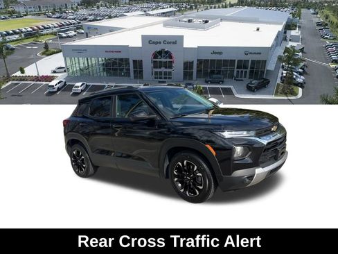 Used 2022 Chevrolet TrailBlazer LT w/ Driver Confidence Package image 6
