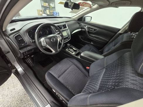 Used 2017 Nissan Altima 2.5 SV image 10